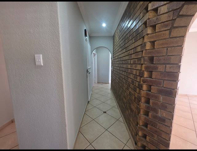 3 BEDROOM HOUSE TO LET IN VANDERBIJLPARK SE 3